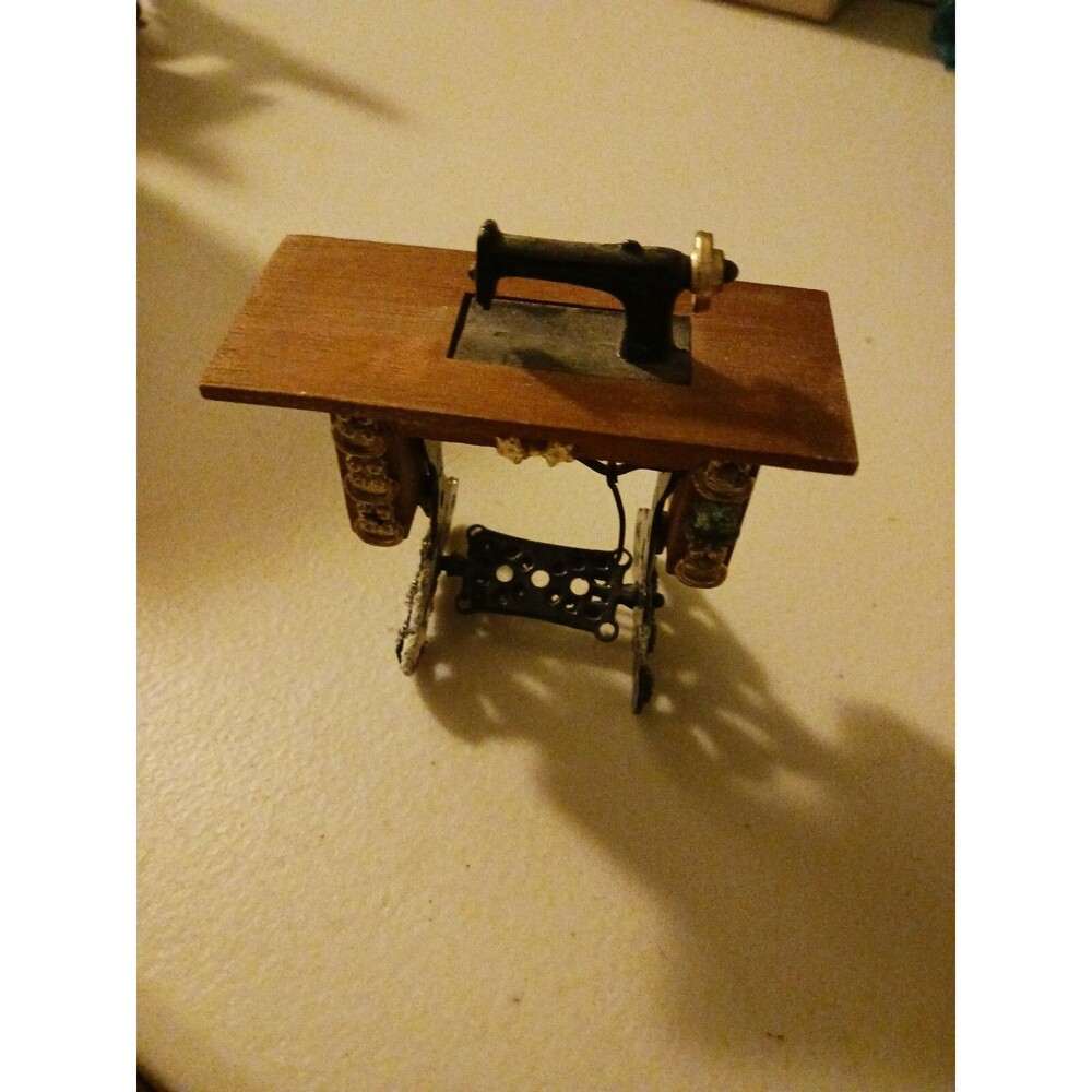 Hobby Lobby Dollhouse Decor 1:12 Diecast Sewing Machine On Wood Table 1 Vtg MCM